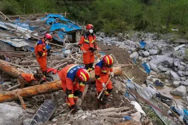油動式大載荷長航時無人直升機——打造我國應急救援、防汛救災、森林草原消防的“新質戰斗力”!